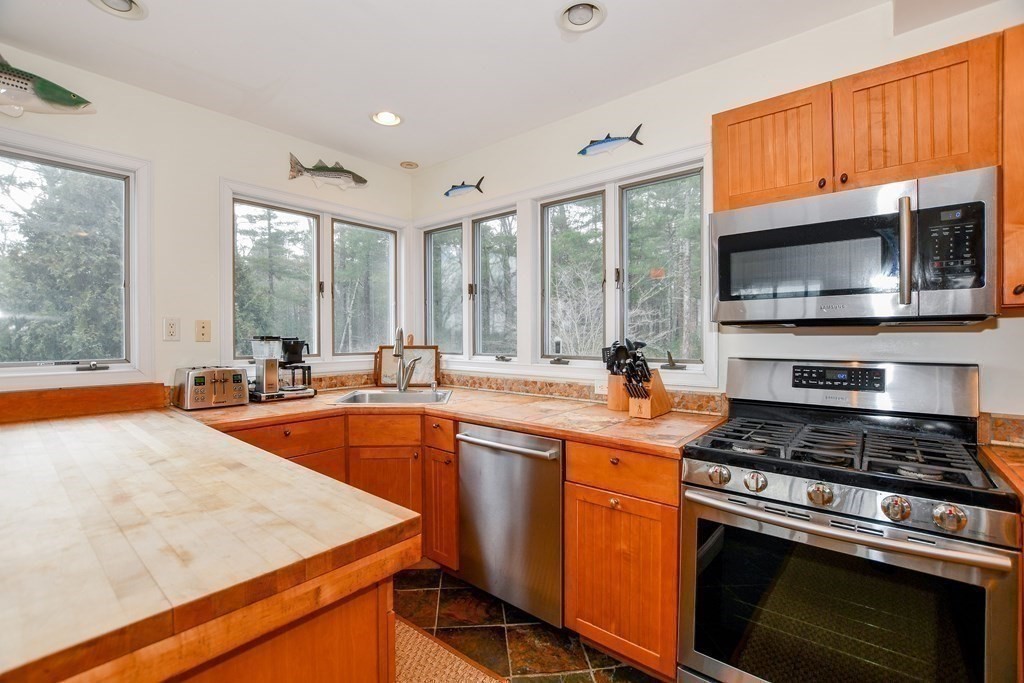 195 A Converse Road Marion, MA 02738 - Photo 9 of 37