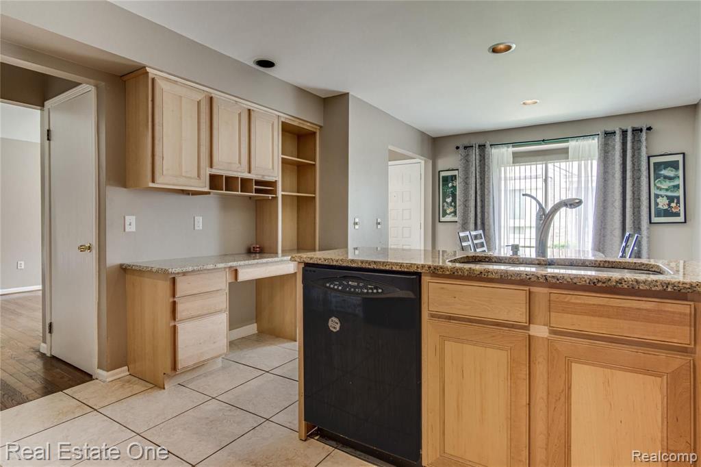 27860 Evergreen Road Lathrup Village, MI 48076 - Photo 6 of 18