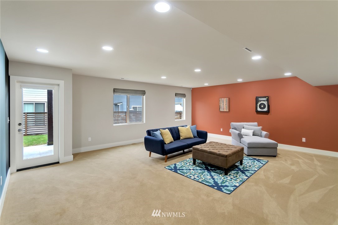 5106 Northeast 11th Place Renton, WA 98059 - Photo 12 of 27 Gallery Image 12