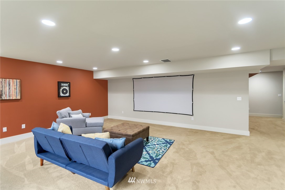 5106 Northeast 11th Place Renton, WA 98059 - Photo 13 of 27 Gallery Image 13