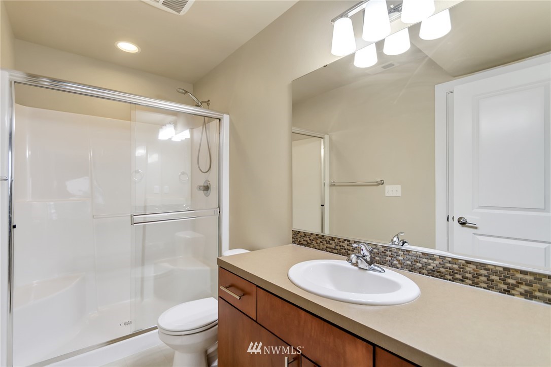 5106 Northeast 11th Place Renton, WA 98059 - Photo 14 of 27 Gallery Image 14