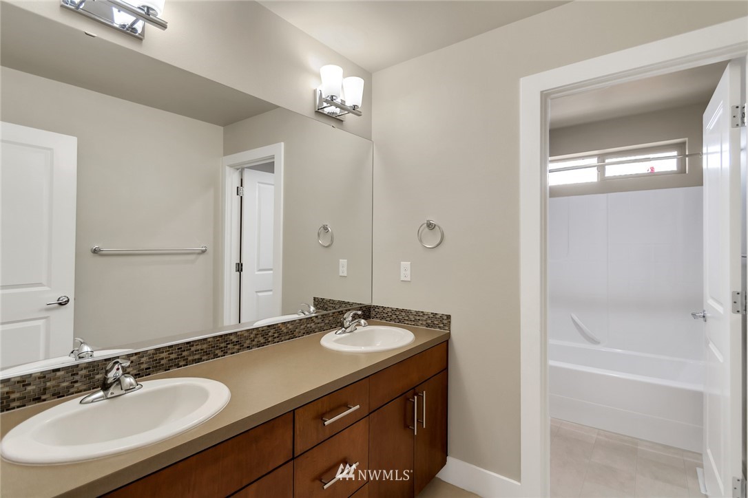 5106 Northeast 11th Place Renton, WA 98059 - Photo 22 of 27 Gallery Image 22