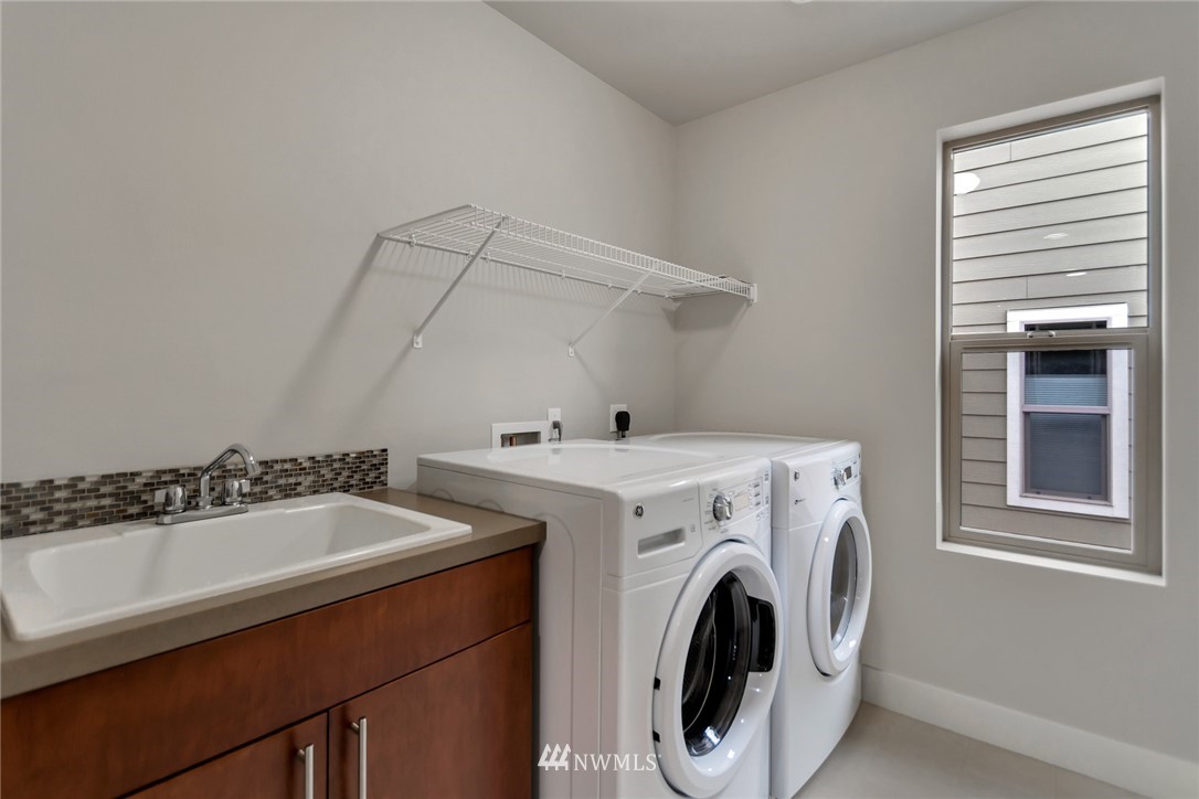 5106 Northeast 11th Place Renton, WA 98059 - Photo 23 of 27 Gallery Image 23