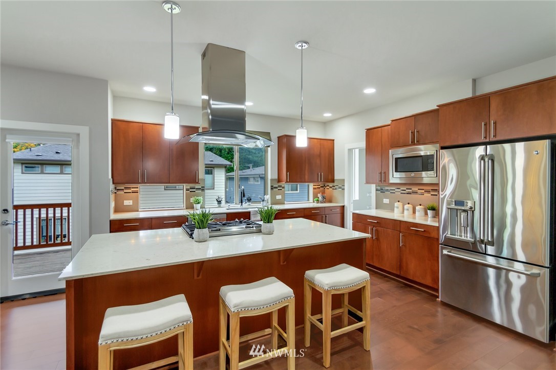 5106 Northeast 11th Place Renton, WA 98059 - Photo 7 of 27 Gallery Image 7