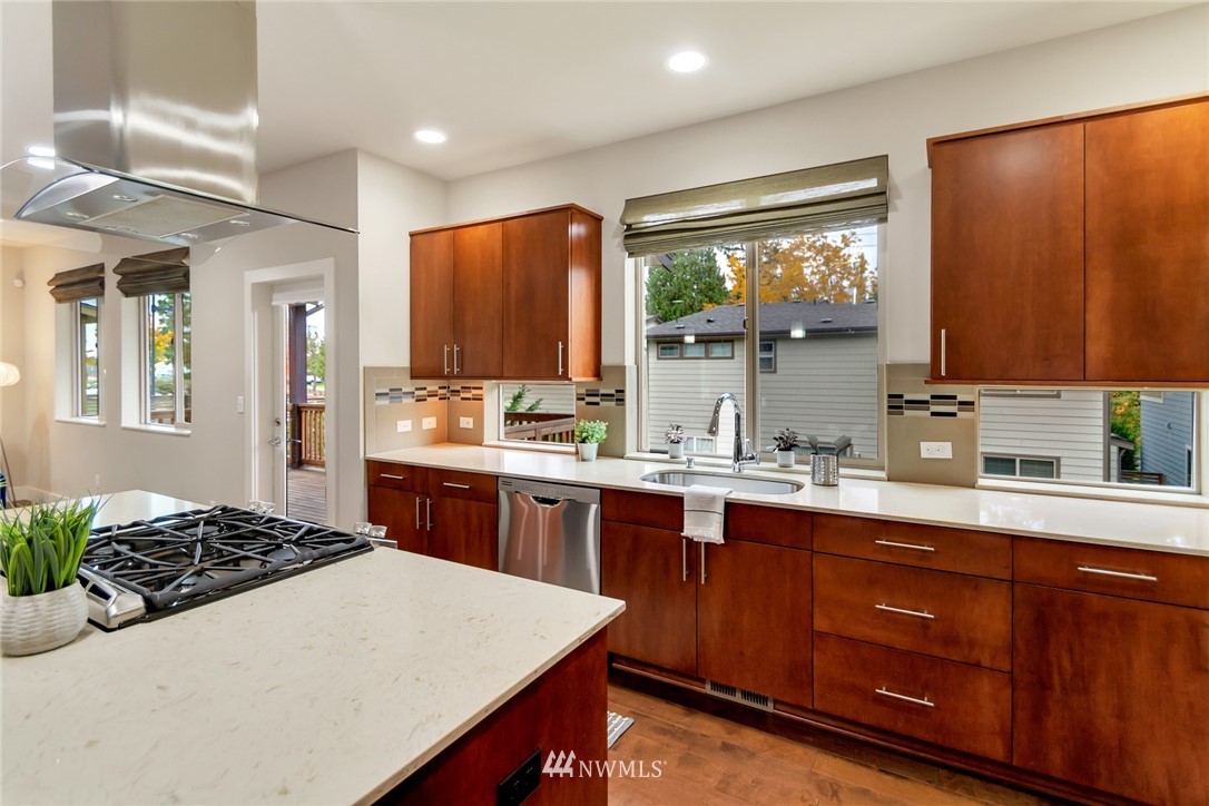 5106 Northeast 11th Place Renton, WA 98059 - Photo 8 of 27 Gallery Image 8