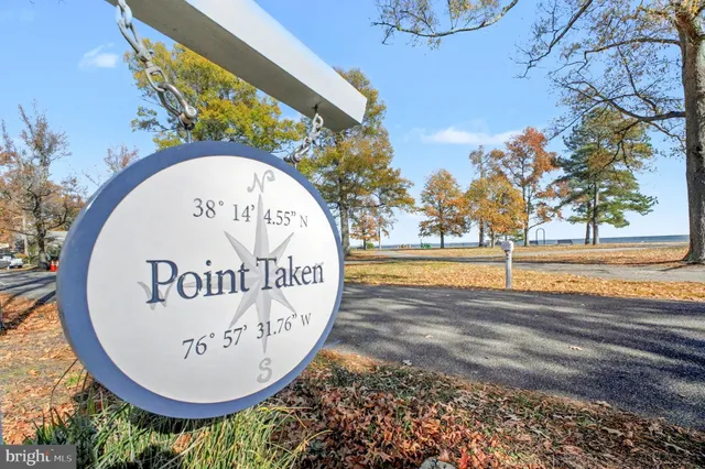 a view of an outdoor space