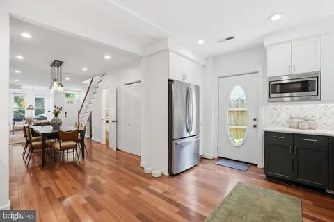 $800,000 | 723 L Street Northeast, Washington, DC 20002