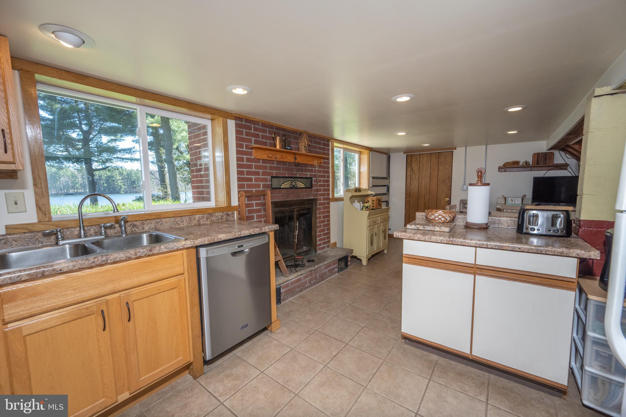 2332 Paradise Point Road Oakland, MD 21550 - Photo 14 of 74 Gallery Image 14