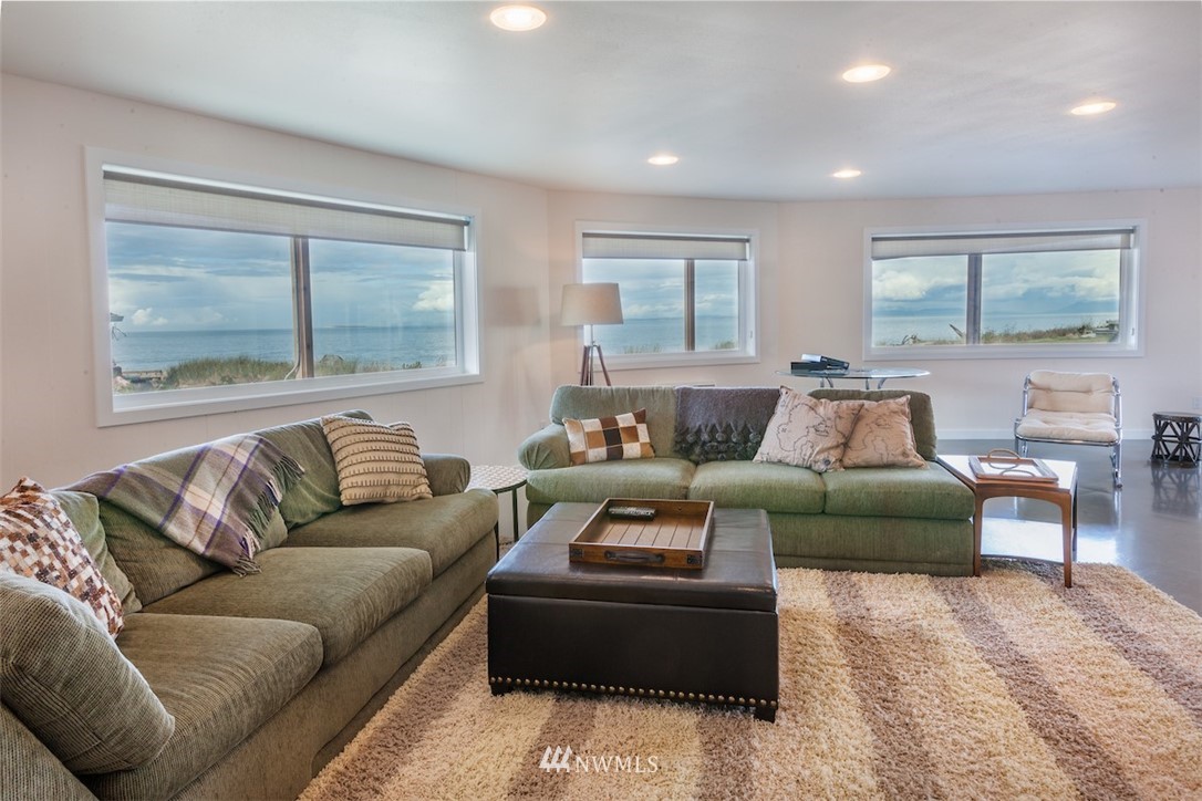 1527 West Beach Road Oak Harbor, WA 98277 - Photo 17 of 25 Gallery Image 17