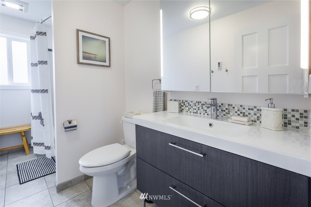 1527 West Beach Road Oak Harbor, WA 98277 - Photo 20 of 25 Gallery Image 20