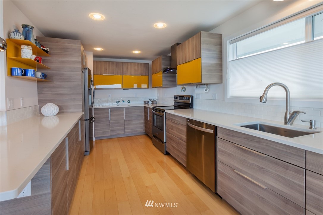 1527 West Beach Road Oak Harbor, WA 98277 - Photo 7 of 25 Gallery Image 7