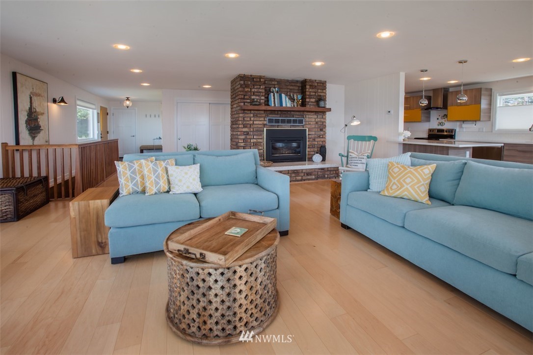 1527 West Beach Road Oak Harbor, WA 98277 - Photo 8 of 25 Gallery Image 8