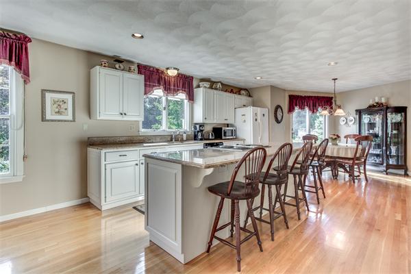 49 Spruce Road North Reading, MA 01864 - Photo 8 of 30 Gallery Image 8