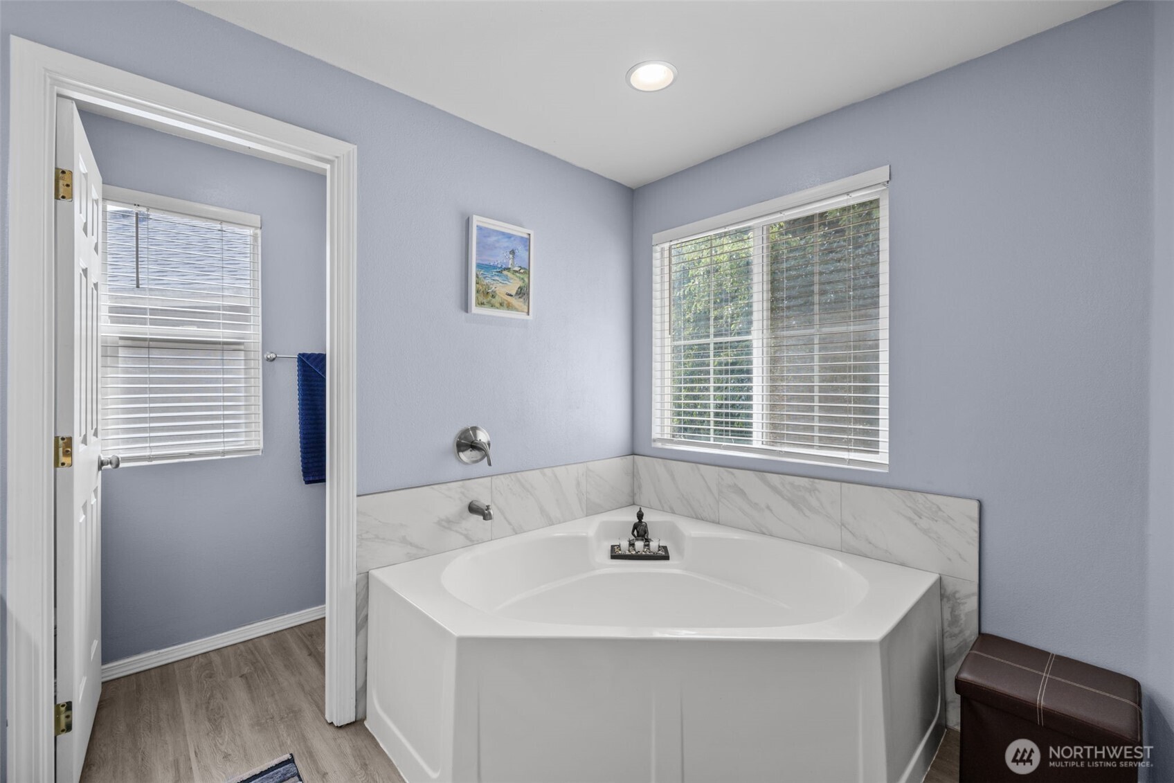 5021 South 232nd Street, Unit 75 Kent, WA 98032 - Photo 23 of 40 a bathroom with a sink and a window