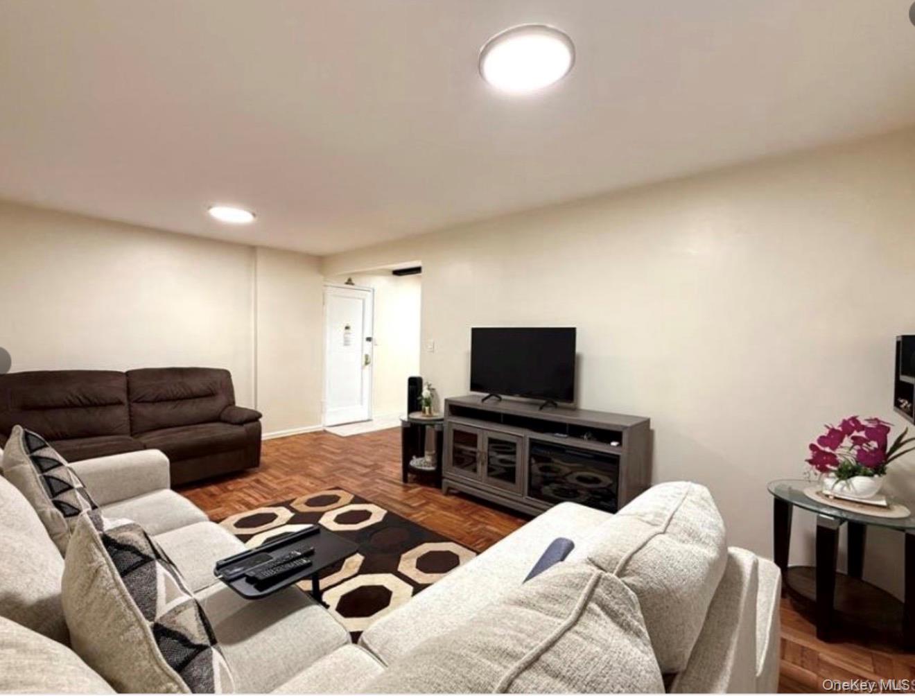 7261 Shore Road, Unit 1R Brooklyn, NY 11209 - Photo 3 of 14 Gallery Image 3