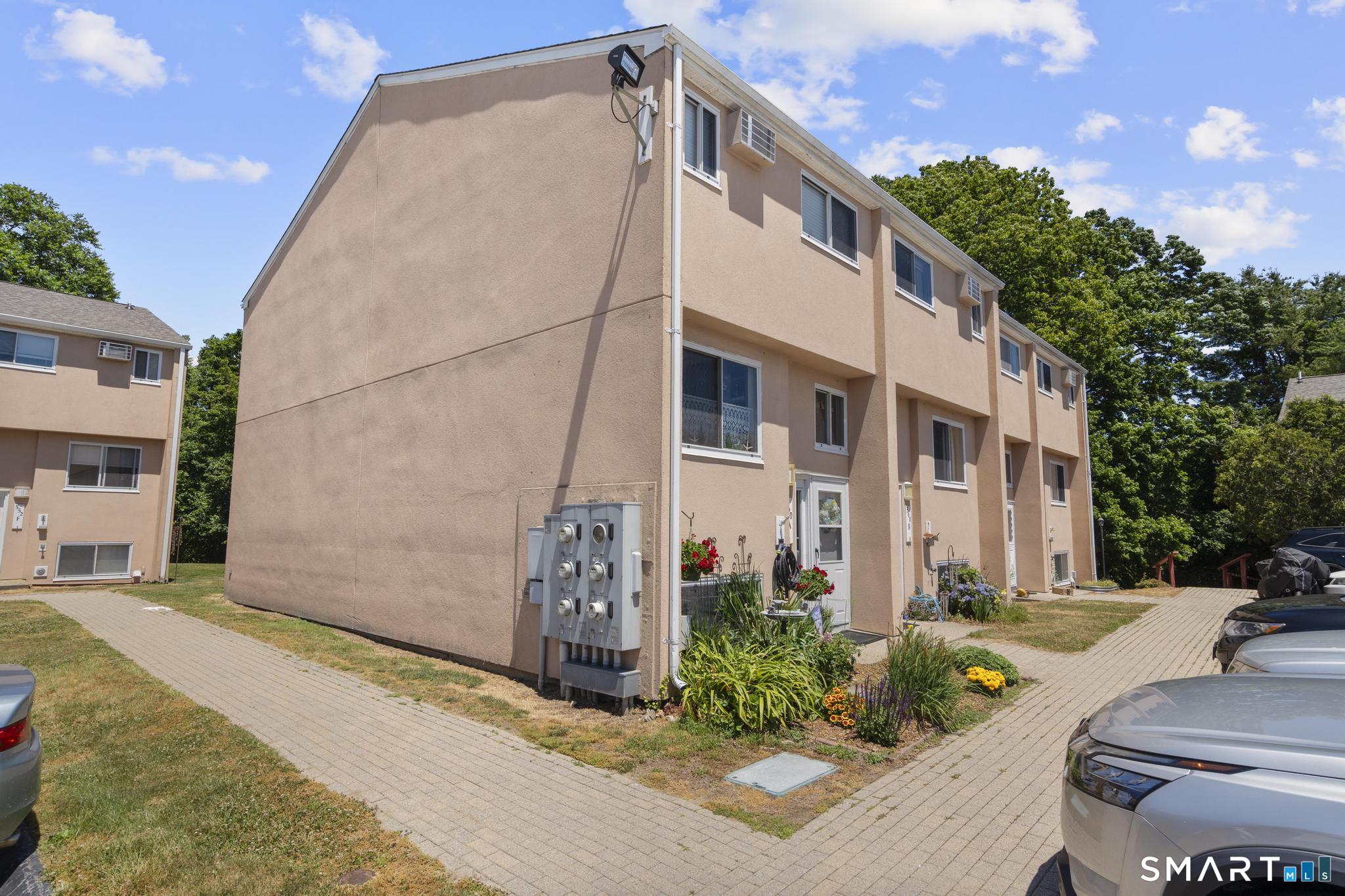 560 Shennecossett Road, Unit B54 Groton, CT 06340 - Photo 3 of 29