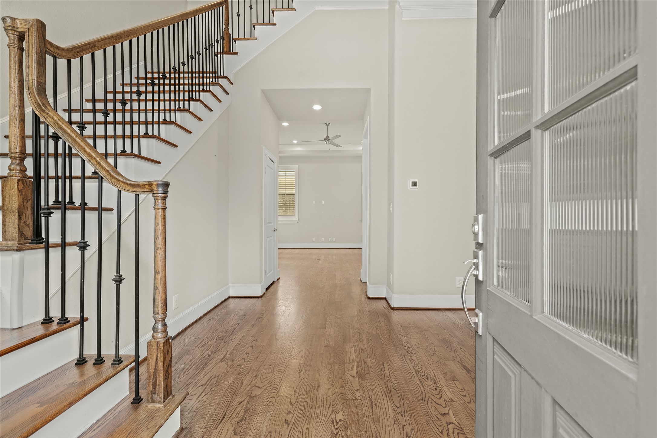10902 Grove Tree Lane Houston, TX 77043 - Photo 8 of 36