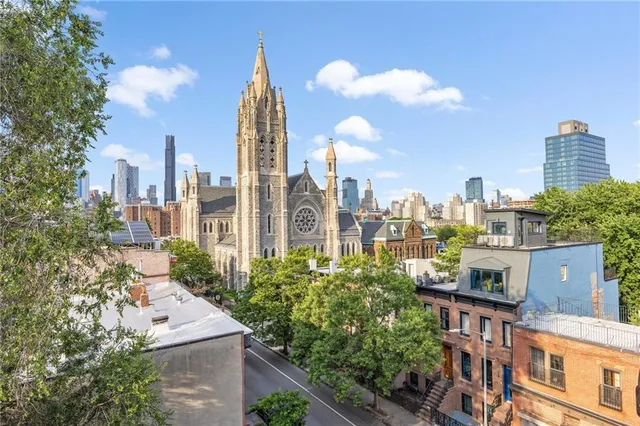 $3,995,000 | 411 Union Street | Carroll Gardens