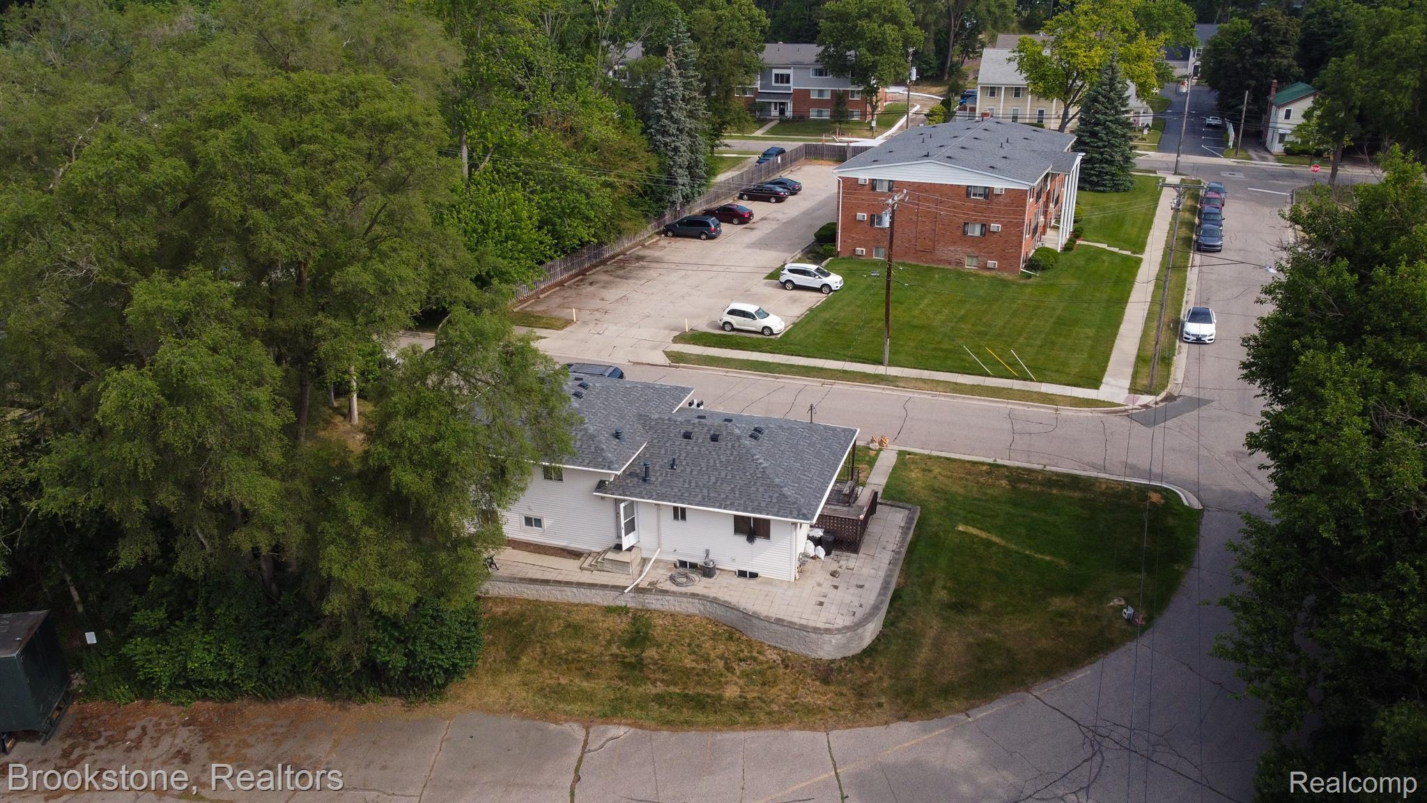 122 Campbell Street Rochester, MI 48307 - Photo 11 of 32 Gallery Image 11