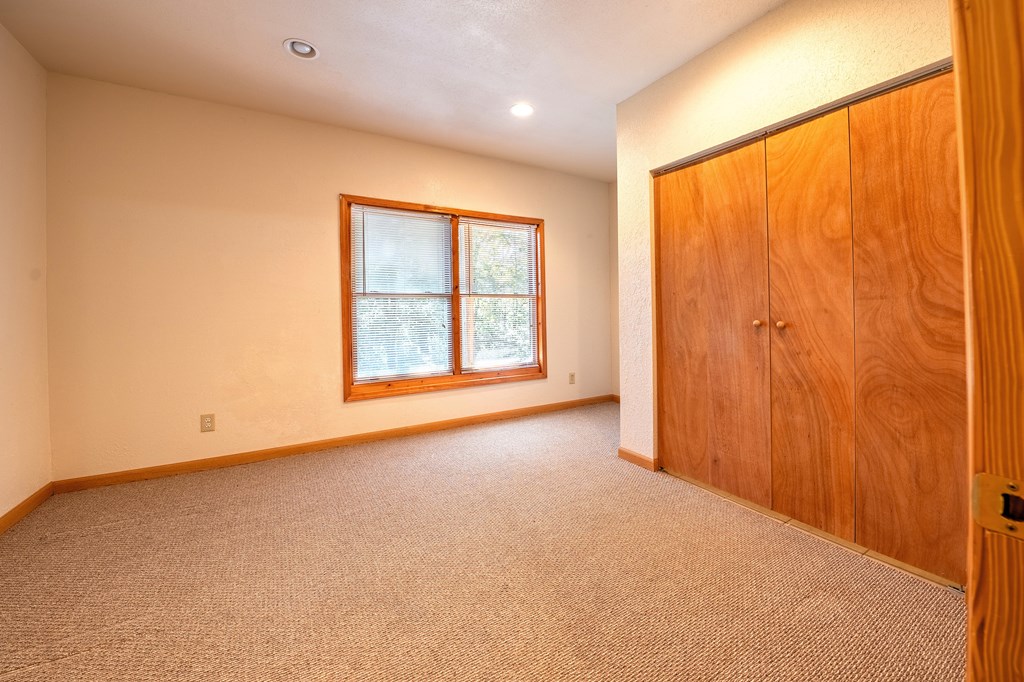 314 Ruby Ridge Young Harris, GA 30582 - Photo 31 of 39 an empty room with windows