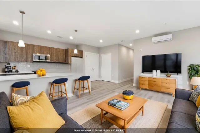 $3,700 | 3516 John F. Kennedy Boulevard, Unit 403, Jersey City, NJ 07307