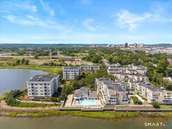 $2,400 | 13 Harbour Close, Unit 13, New Haven, CT 06519