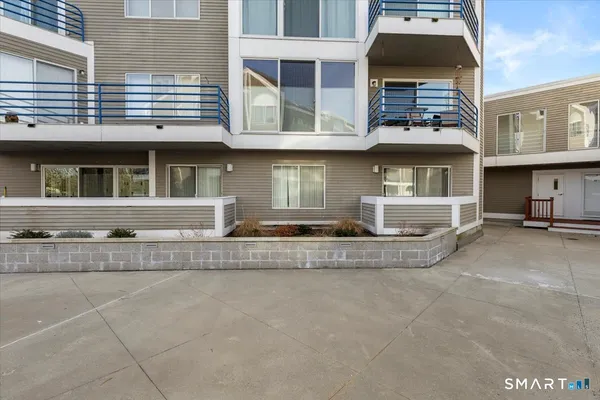 $2,400 | 13 Harbour Close, Unit 13, New Haven, CT 06519