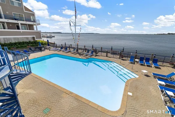 $2,400 | 13 Harbour Close, Unit 13, New Haven, CT 06519