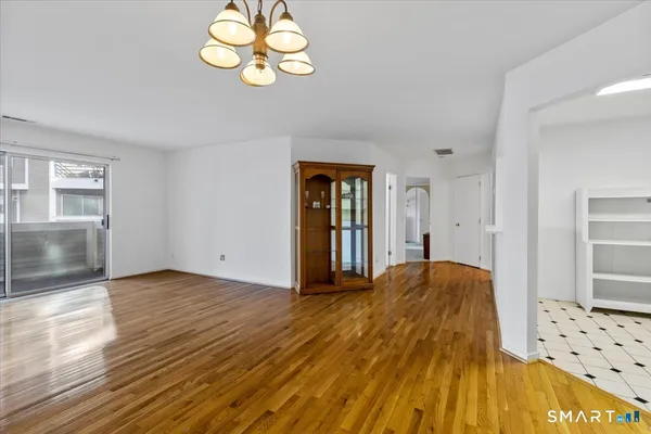 $2,400 | 13 Harbour Close, Unit 13, New Haven, CT 06519