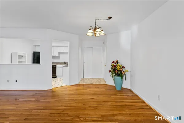 $2,400 | 13 Harbour Close, Unit 13, New Haven, CT 06519