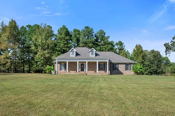 $559,900 | 2044 Old Blacktop Road, McEwen, TN 37101