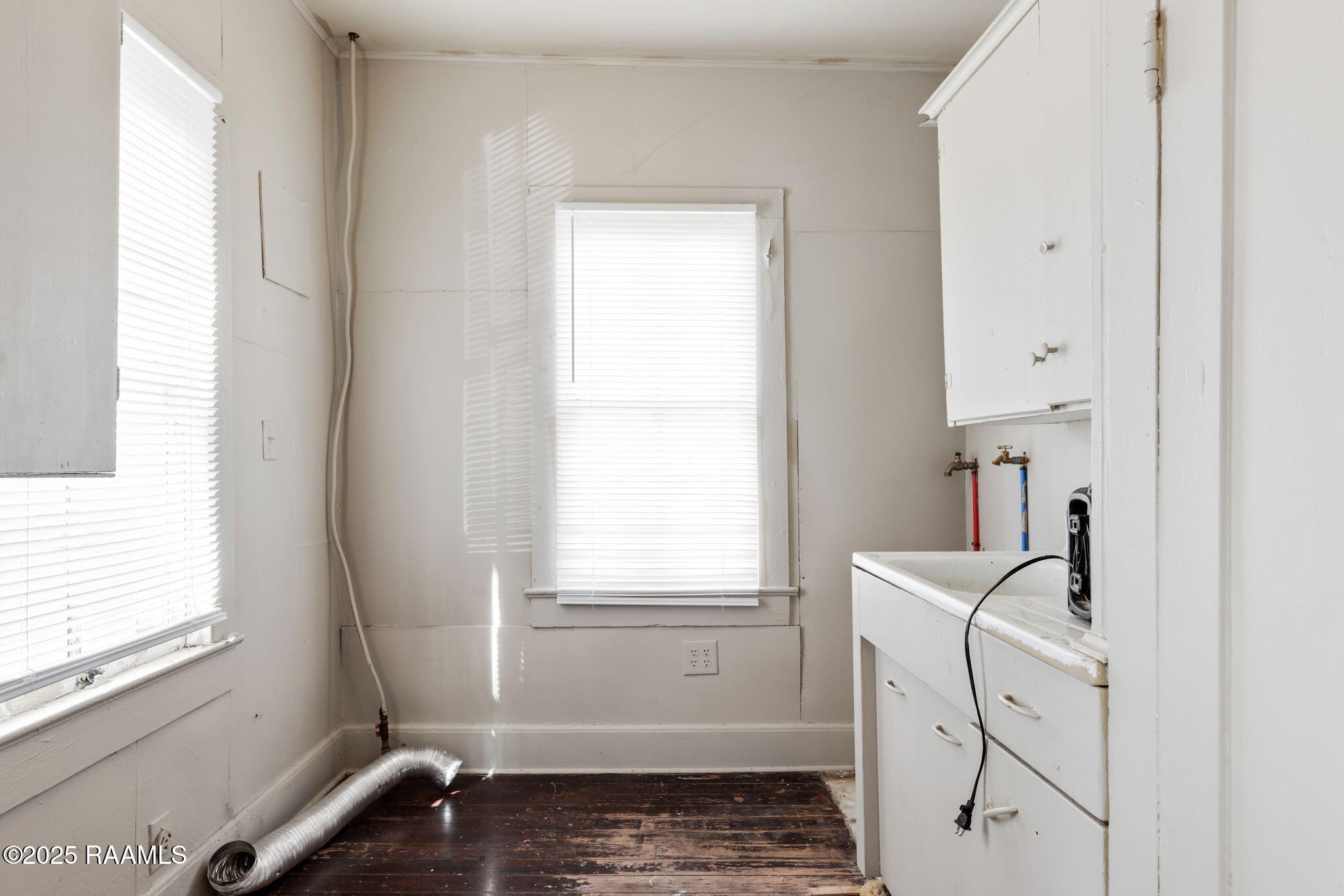 202 Carmel Drive Lafayette, LA 70501 - Photo 13 of 20 Front Hous