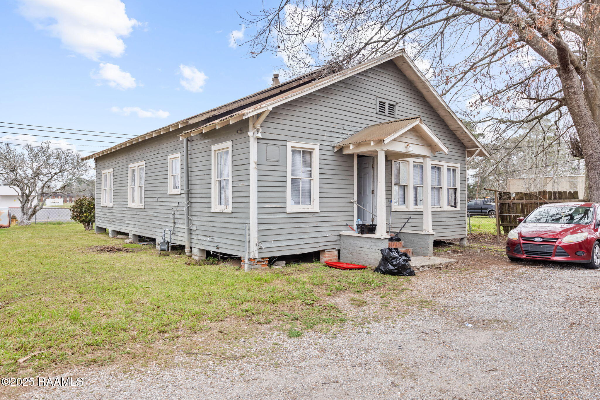 202 Carmel Drive Lafayette, LA 70501 - Photo 4 of 20 Front House