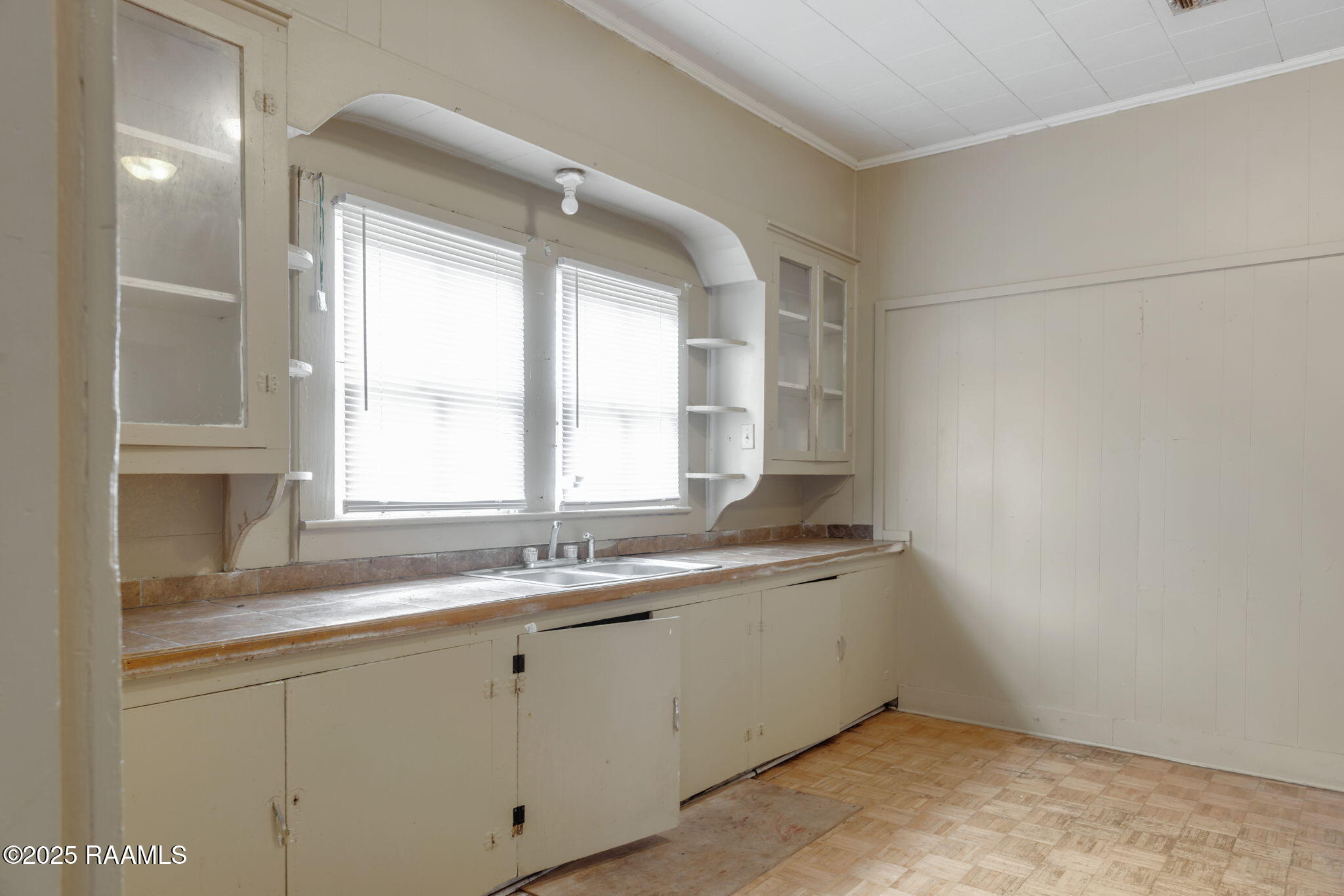 202 Carmel Drive Lafayette, LA 70501 - Photo 7 of 20 Front House