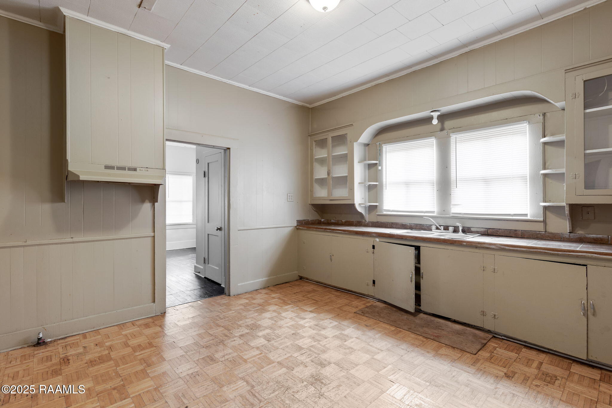 202 Carmel Drive Lafayette, LA 70501 - Photo 8 of 20 Front Hous