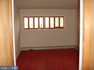 53 Firtree Road Levittown, PA 19056 - Photo 3 of 6 Gallery Image 3