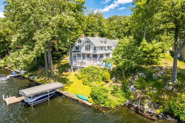$1,595,000 | 424 East Wakefield Boulevard, Winchester, CT 06098