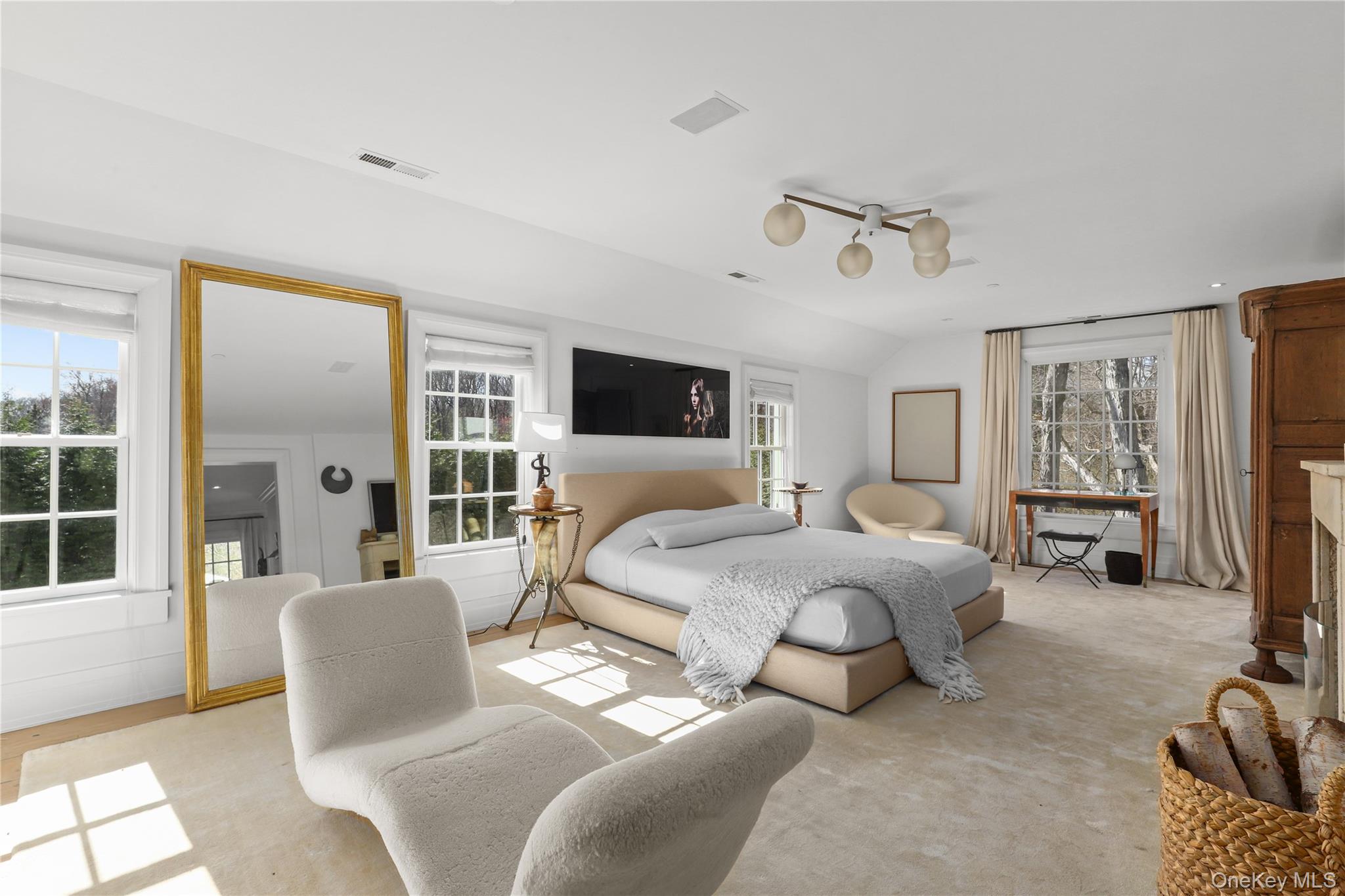269 Stone Hill Road Pound Ridge, NY 10576 - Photo 15 of 46 Primary bedroom/sitting room