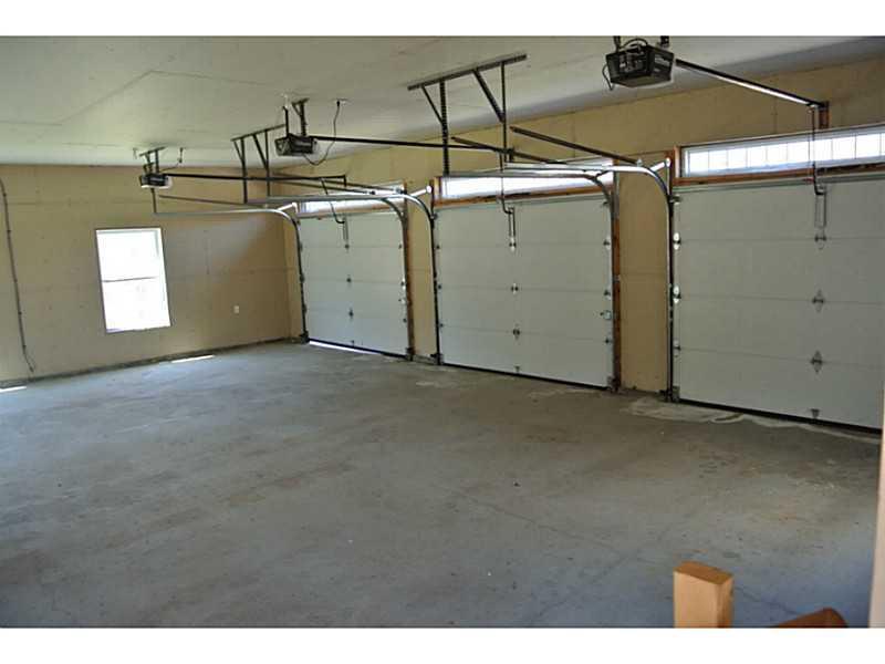 93 Cedar Pond Road Durham, ME 04222 - Photo 18 of 34 Garage.