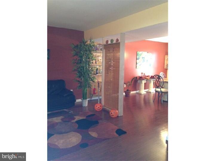 149 Crossing Way Lindenwold, NJ 08021 - Photo 3 of 23 Living Room