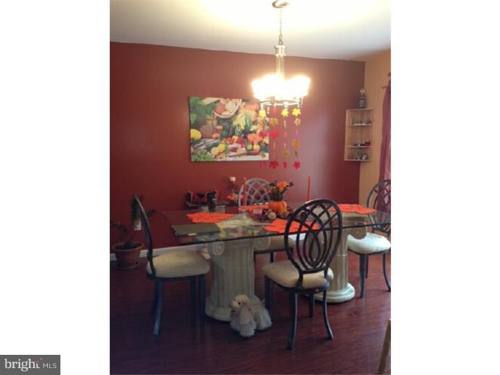 149 Crossing Way Lindenwold, NJ 08021 - Photo 6 of 23 Dining Room