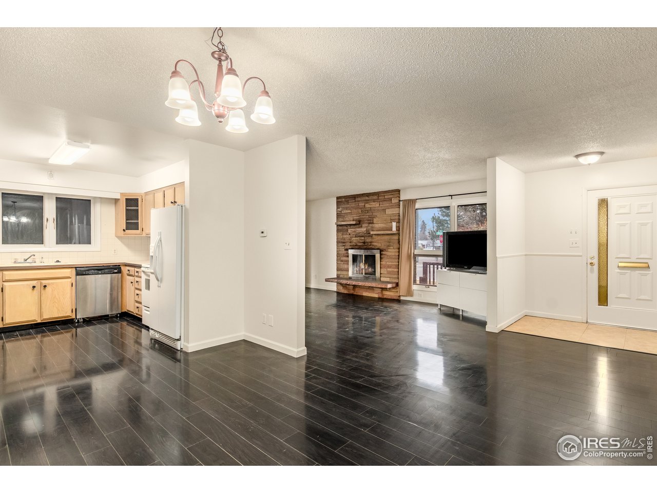 Open Concept Main Floor