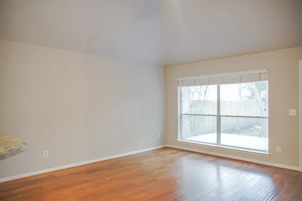 $2,600 | 91 North Willow Point Circle, The Woodlands, TX 77382