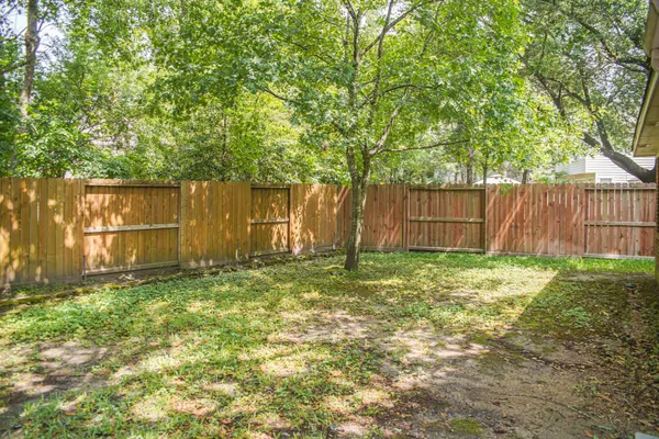 $2,600 | 91 North Willow Point Circle, The Woodlands, TX 77382