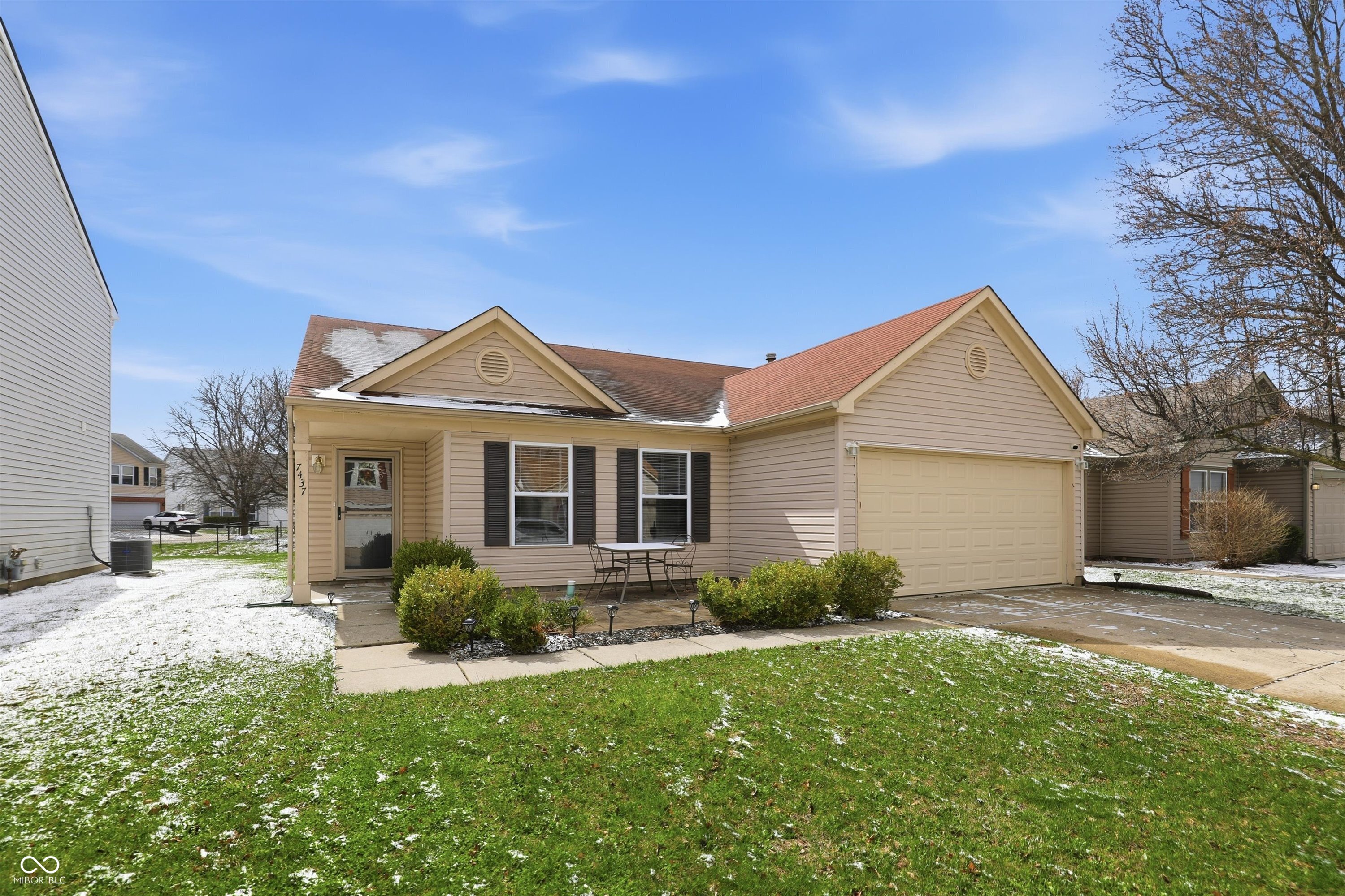 7437 Sedgewick Way Indianapolis, IN 46256 - Photo 2 of 33