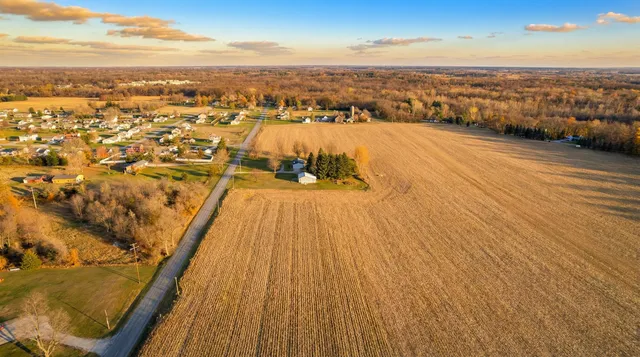 $298,000 | 2571 East Valley Road, Adrian, MI 49221