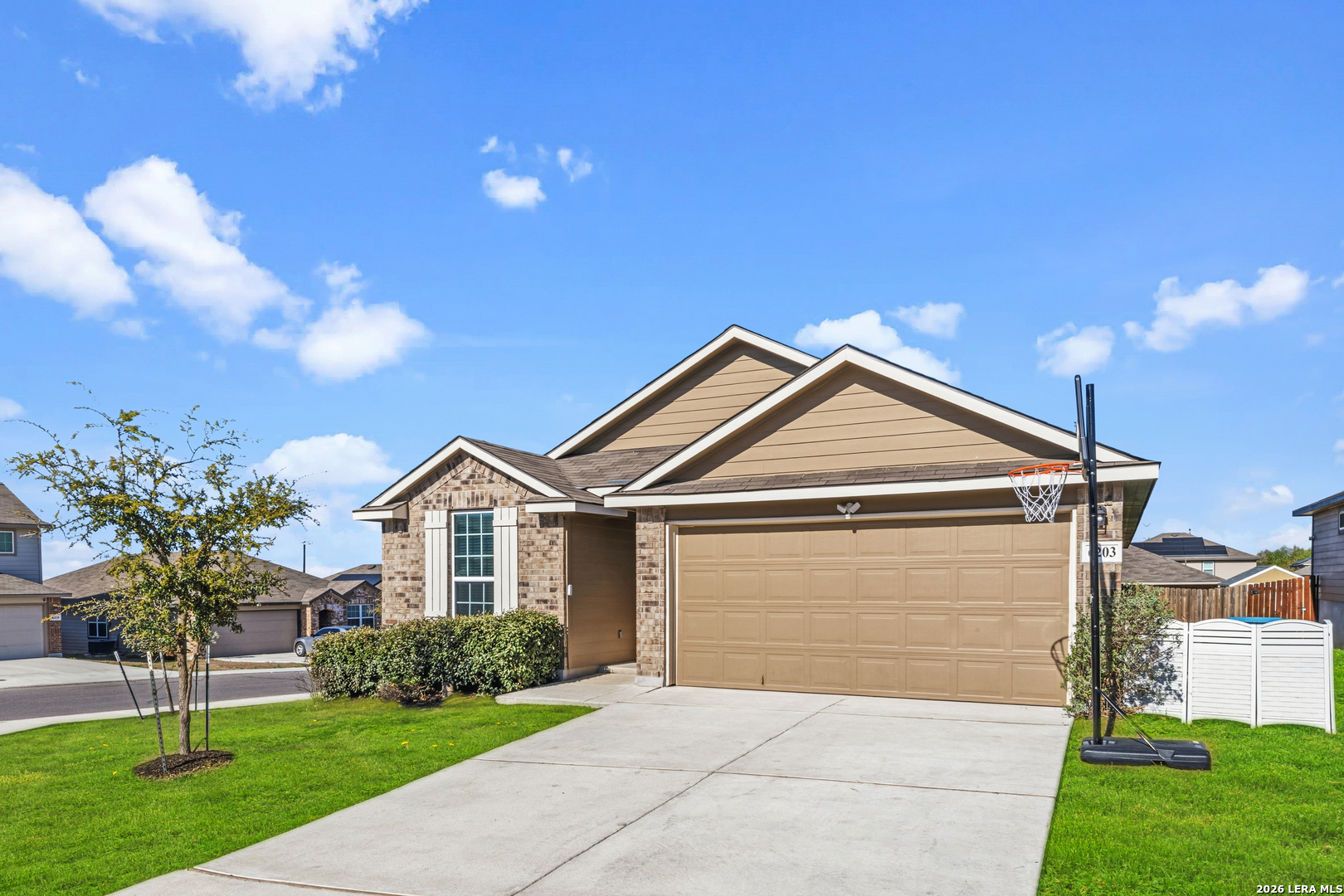 6203 Tadpole Bluff Converse, TX 78109 - Photo 4 of 28