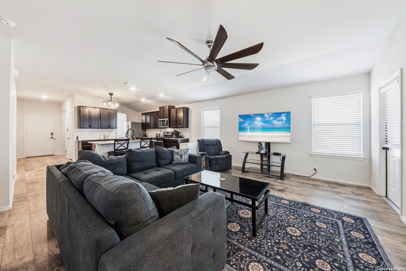 6203 Tadpole Bluff Converse, TX 78109 - Photo 8 of 28