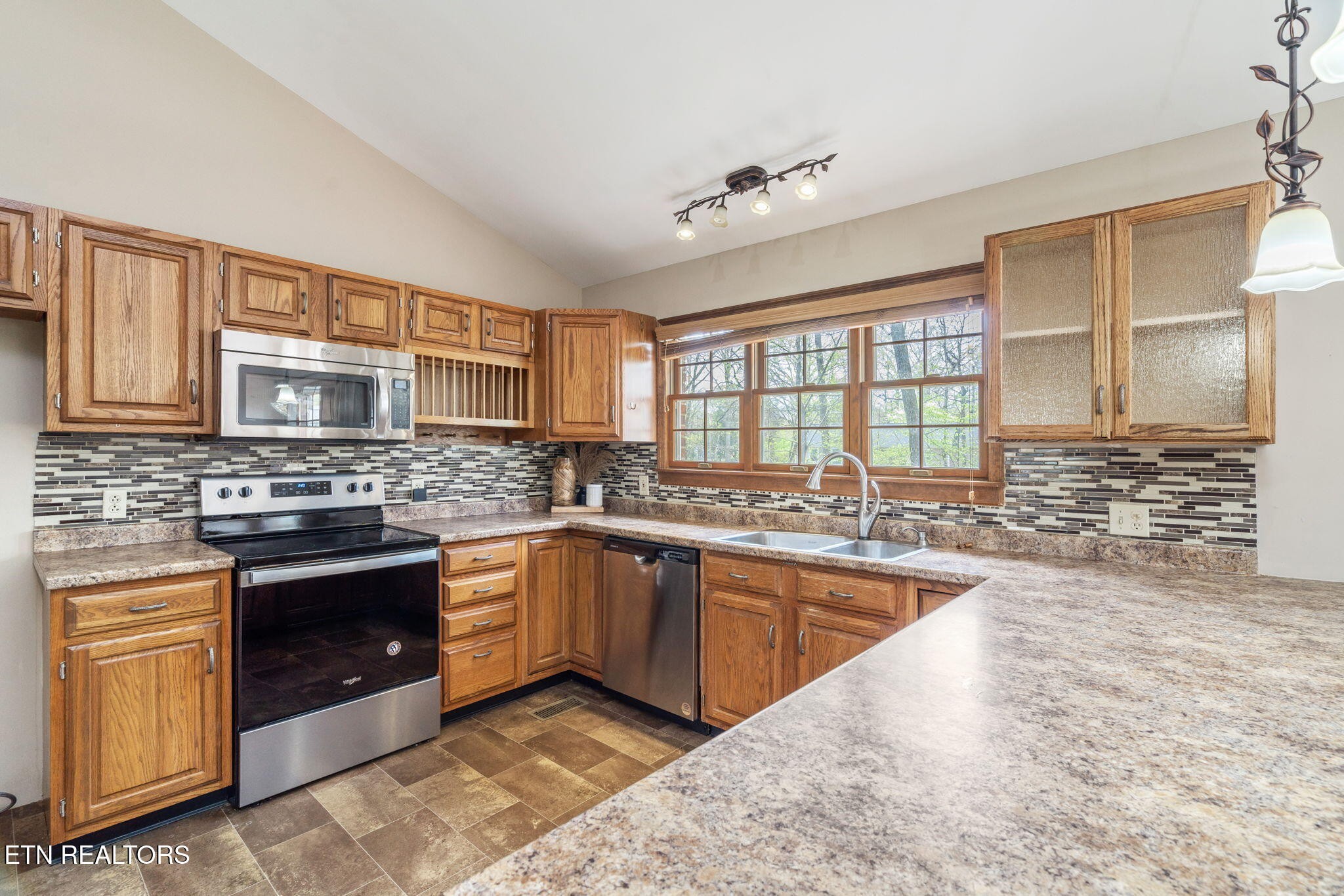 8005 Whitestone Road Knoxville, TN 37938 - Photo 12 of 52 Gallery Image 12