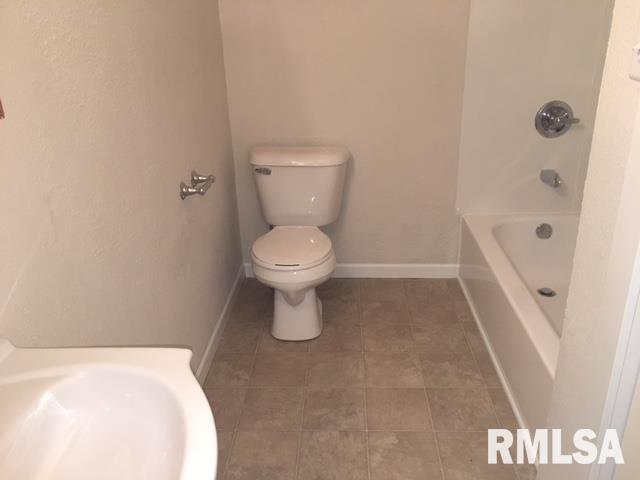 748 East Locust Street Canton, IL 61520 - Photo 16 of 25 Gallery Image 16